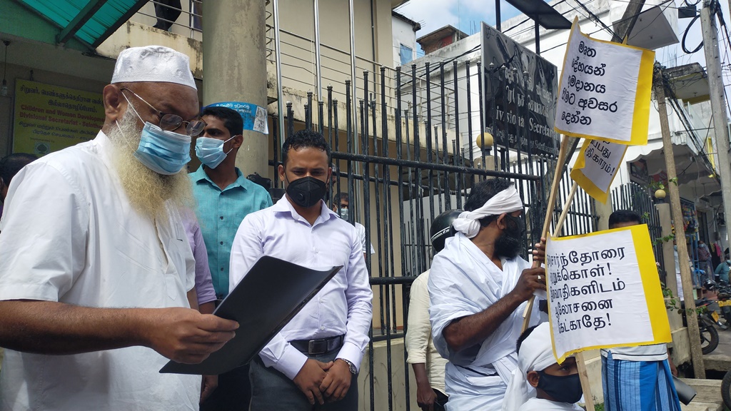 Peaceful march by Father and Son against denial of Muslim burials scuttled in Sri Lanka…