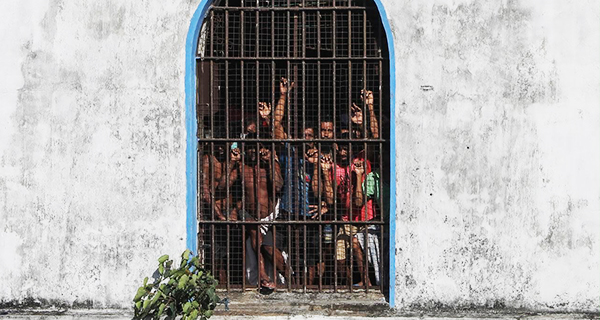 Prisoners are rise up…