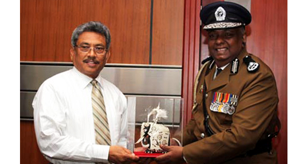 Mahinda Balasuriya, who lost his post as IGP due to Roshen Chanaka’s incident, ends his life.