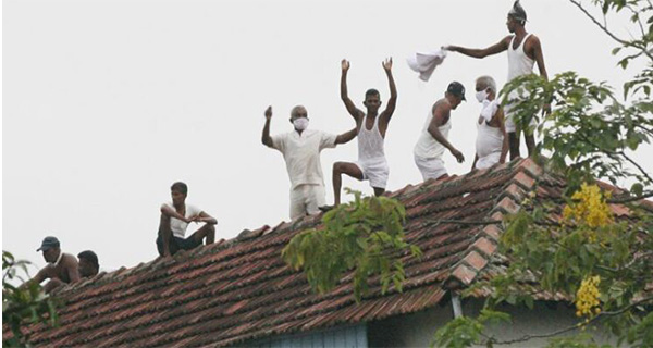 Inmates protest at Welikada / Angunakolapelessa prisons!