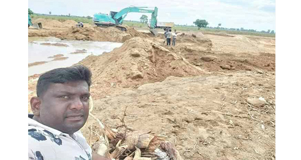 Minister Namal speaks about the Batticaloa sand smuggling using the Rajapaksa name!