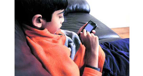 Kids are addicted to mobile phone games during Corona!