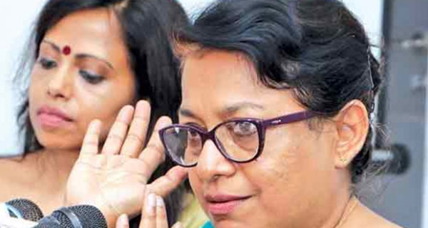 අයිතිවාසිකම් වෙනුවෙන් කතාකරන කාන්තාවන් දිහා බලන්නේ වපරැහින් – ආචාර්ය දීපිකා උඩුගම