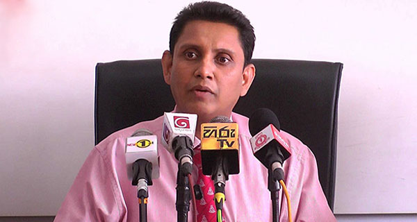 වෛද්‍යවරුන් 500 ක පත්වීම් අත්හිටවීම “අනිටු බලපෑමක්”