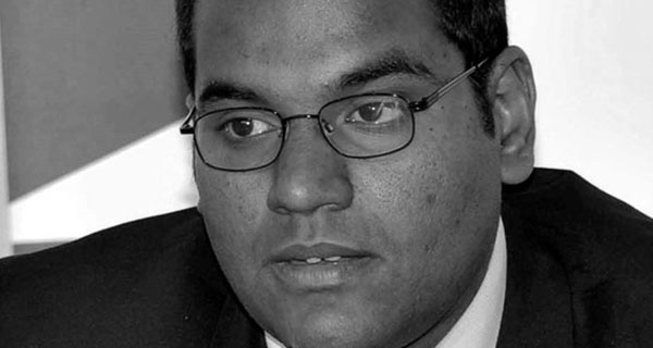 යාපනය විශ්වවිද්‍යාලයේ ආචාර්ය කුමාරවඩිවේල් ගුරුබරන් මහතාට බලපෑම්.!