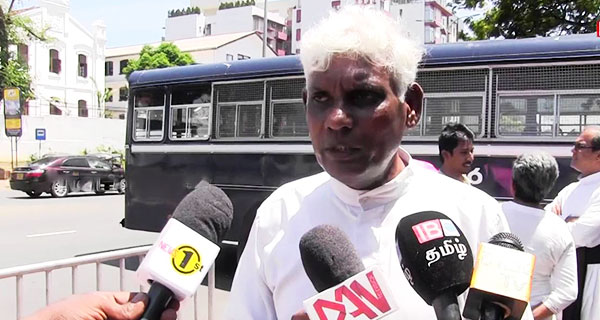 කොළඹින් අනුරාධපුරයට මාරුකර යැවූ දේශපාලන සිරකරුවන්ගේ ආරක්ෂාව ගැන බියක්!