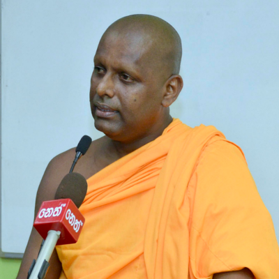 හමුදා ජුන්ටා පාලනයක් රටට අවශ්‍ය නෑ – මහාචාර්ය අගලකඩ සිරිසුමන හිමි