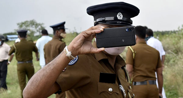 පසිඳුට එල්ලවූ කළුතර පොලීසියේ පිස්තෝලය : හැම පොලීසියම අඟුලාන වගේද? 2 කොටස
