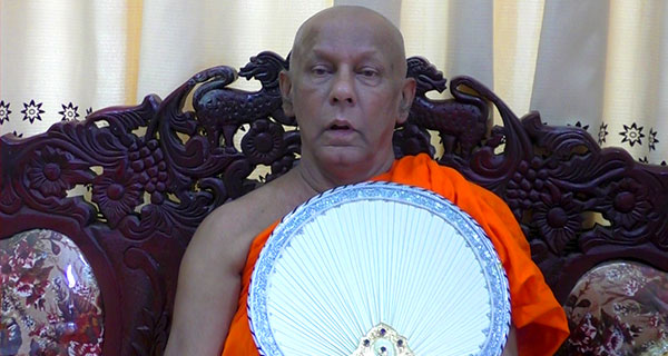 “සෑම දේටම විරුද්ධ වීම විපක්ෂනායක ධූරයේ වගකීම නොවේ” මල්වතු අනුනායක හිමිගෙන් සජිත්ට!
