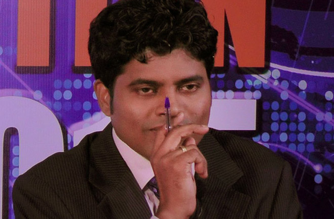 වෙබ් මාධ්යවේදියා 14 තෙක් රිමාන්ඩ්
