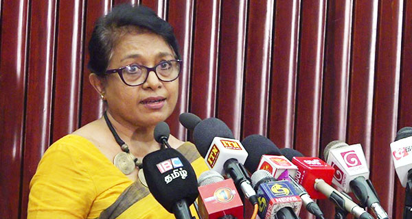 ප්රබල නායකයෝ ප්රජාතන්ත්රවාදයට බය නැහැ! – මහචාර්ය දීපිකා උඩගම