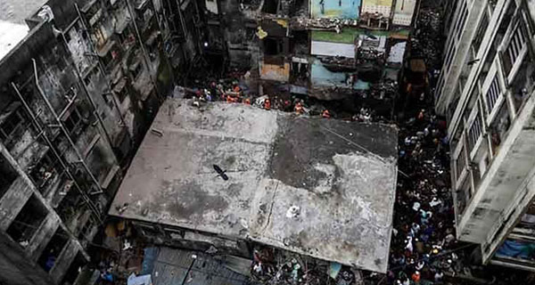 ඉන්දියාවේ ගොඩනැගිල්ලක් කඩා වැටීමෙන් 10 ක් මරුට!