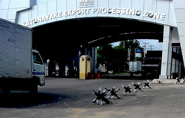 කටුනායක කොවිඩ් ව්‍යාප්තියට මුල් වුණේ මෑන් පවර් සේවකයින් !