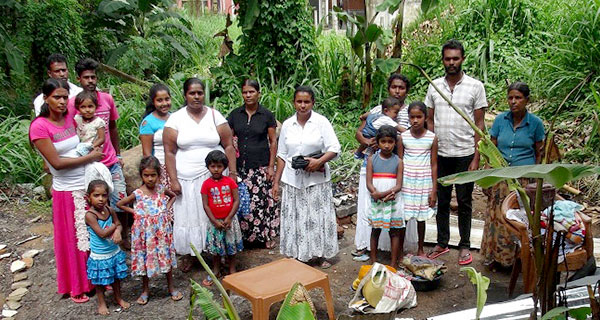 ලෝක ළමා දිනයේ ගම්පොල පොලීසිය කිරි දරුවන් අත්අඩංගුවට ගනී!