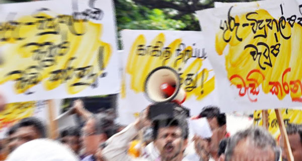 දකුණු ආසියාවේ අඩුම ගුරු වැටුප් ලංකාවේ!