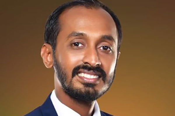 පංසලේ ඡායාරූපය සමාජ මාධ්‍ය වෙත ගිය ඒක ගැනයි ප්‍රශ්ණ කලේ – ධනුෂ්ක රාමනායක (Video)