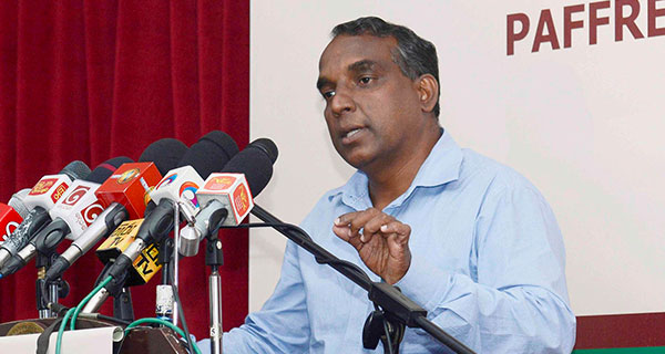 රටට උචිත නව ව්‍යවස්ථාවක් වෙනුවෙන් දැනටමත් කෙටුම්පත් තුනක් තිබෙනවා – පැෆරල් කියයි