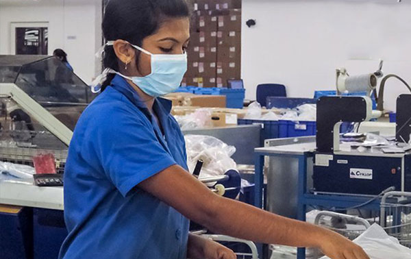 කොවිඩ් වසංගතය හමුවේ FTZ සේවකයින් කබලෙන් ලිපට
