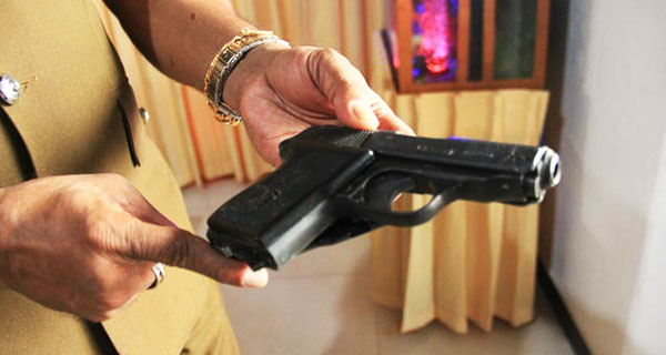 ගන්දර පොලිසීයේ සැකකරුට වෙඩි වැදීම අහඹුවක්ද?