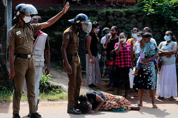 සිරකරුවෝ මනුෂ්‍යයෝද?