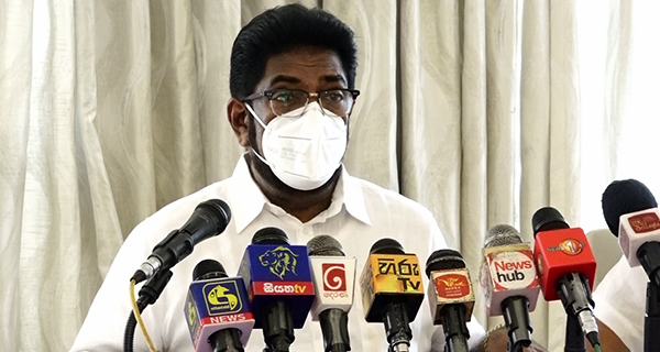 එන්නත් මාත්‍රා මිලියන තුනක් එනවා, අවශ්‍ය මුදල් රජය සතුයි! – ඇමති කෙහෙළිය