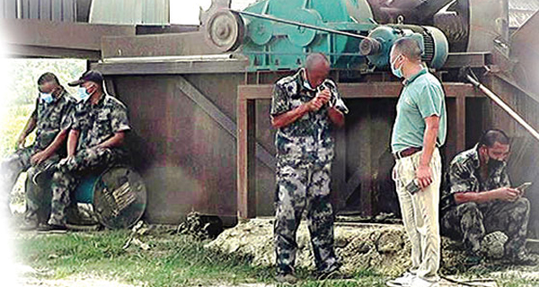 Chinese army is excavating the Tissa lake