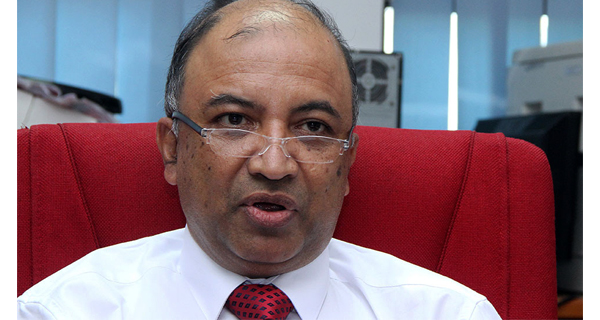 විශේෂඥ වෛද්‍ය හේමන්ත හේරත් මාධ්‍යවේදීන්ගේ දැඩි අප්‍රසාදයට!