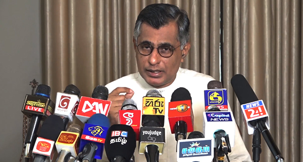 “අපි තමා හොඳටම කළේ” උද්ධච්ච කථා වලින් රට බිඳ දමන්න එපා! – පාඨලී චම්පක රණවක