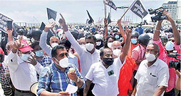 පාසල් ගුරුවරු ගැන  ජාතික පුවත්පතක පල වු ලිපියක් සම්බන්ධයෙන් ජනමාධ්‍ය ඇමතිට ලිපියක්!