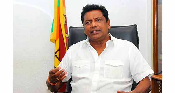 මිනිස්සු ආදරය කළ නායකයෙකුට විදේශයකදී හූ කියන තත්ත්වයට පත්වීම විශාල අවාසනාවක්!