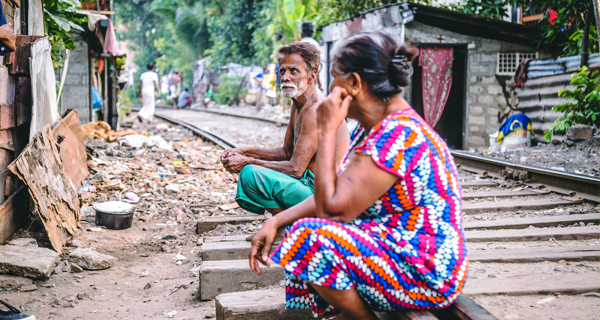 ලංකාවේ අටලක්ෂයකට ඉහට වහලක් නෑ!