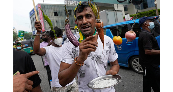 බඩුමිල රොකට් එකේ, අපි තව සල්ලි අච්චු ගහමු මිතුරේ…