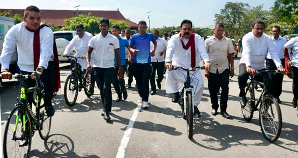 රාජපක්ෂ සෞභාග්‍යය තුළ, බයිසිකල් හා දර මිටි යළි කරළියට