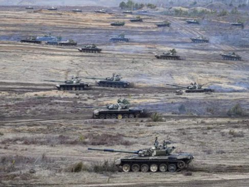 Russian troops invade Ukraine vladimir putin Volodymyr Zelenskiy