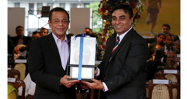 පාස්කු බූමරංගයට වීසිකළ පූජිත්-හේමසිරි ගැලවෙයි