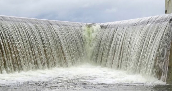 Maduru Oya and Pimburaththewa reservoirs release water for hydropower