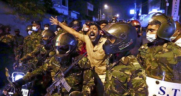 political crisis in sri lanka mirihana protest
