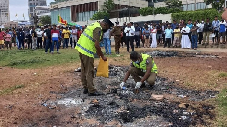 ගෝඨාගෝ ගමට ගැහීමේ පරීක්ෂණ හොරාගේ අම්මාට භාරදීම..!