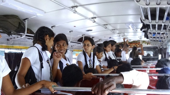 පාසල් සිසුන්ට නව බස් සේවාවක්