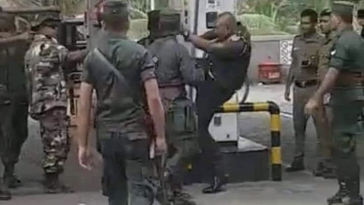 උඩපැනලා ගහලා, සමාදානත් වෙලා