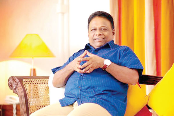 ජනාධිපති විය යුත්තේ ඩලස් ය