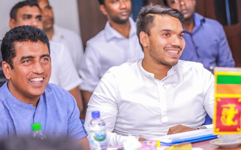 ජොනී, නාමල්, ඇතුළු පිරිසකට ඇමැතිකම් දෙන්නැයි බැසිල්ගෙන් ඉල්ලයි!