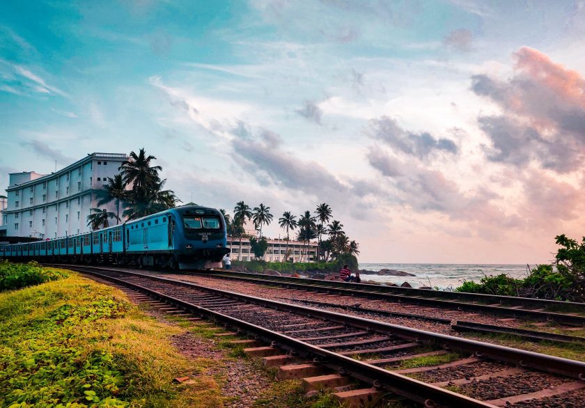 ඩොලර් හිඟය නිසා දුම්රිය මාර්ග නඩත්තුවට බාධා