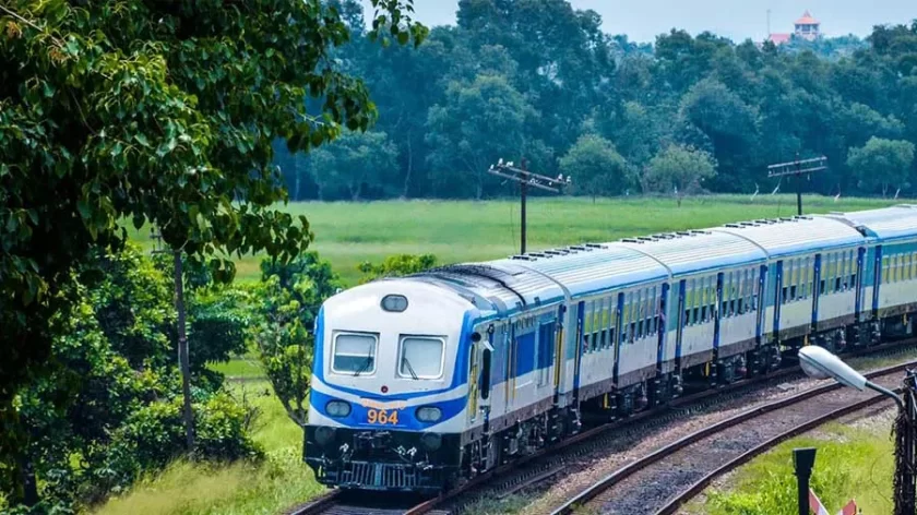 ල.දු.දෙ සේවක පුරප්පාඩු 8000ක්