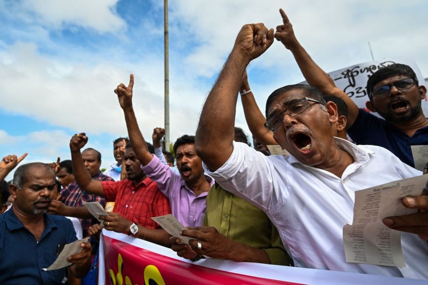 බදු ගැහිල්ලට විරුද්ධව දස දෙසින් වෘත්තිකයින් කොළඹට