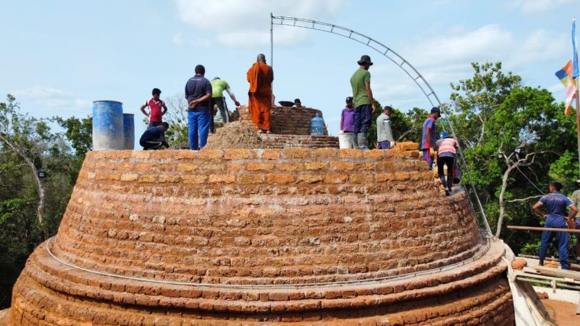 කුරුන්දි හිමිට TNA තර්ජන.. ආරක්ෂාව තර කරන්නැයි කියයි…
