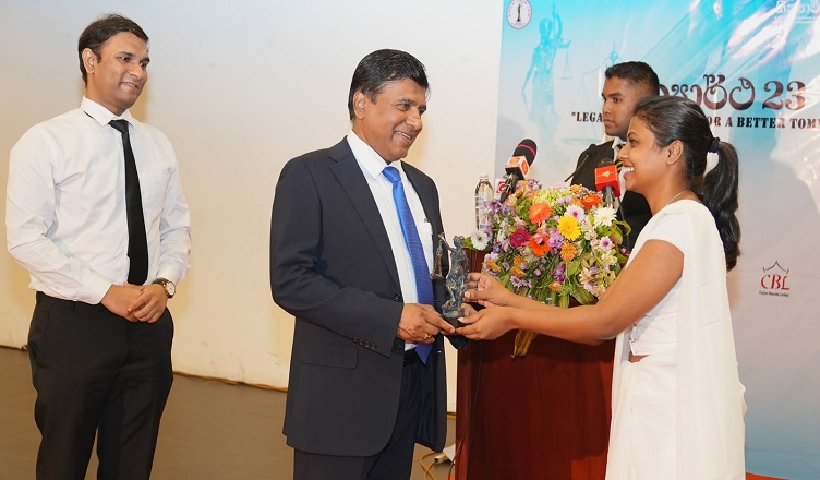 කටපාඩම් කර විභාග ලිවීමේ ක්‍රමයේ වෙනසක්…