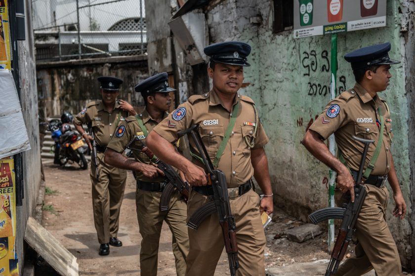 ගතවු පැය 24 තුළ සැකකරුවන් 2,000කට අධික පිරිසක් පොලීසියට කොටුවෙයි