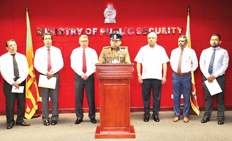 කැමරාවෙන් බලයි: දඩ කොළය ගෙදරටම…