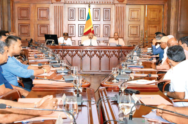 ජාතික සම්පත් සේ සලකා රාජ්‍ය බැංකු රැකගත යුතුයි…